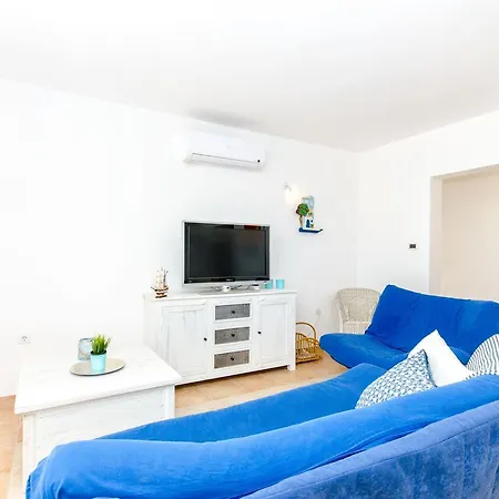 House Nikolina Holiday home